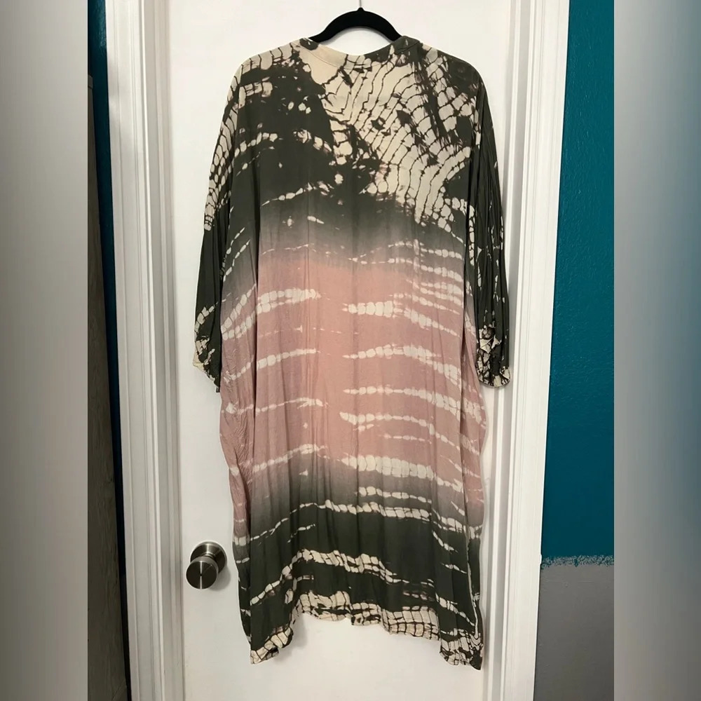 Mud Pie Kimono - Picture 2 of 3